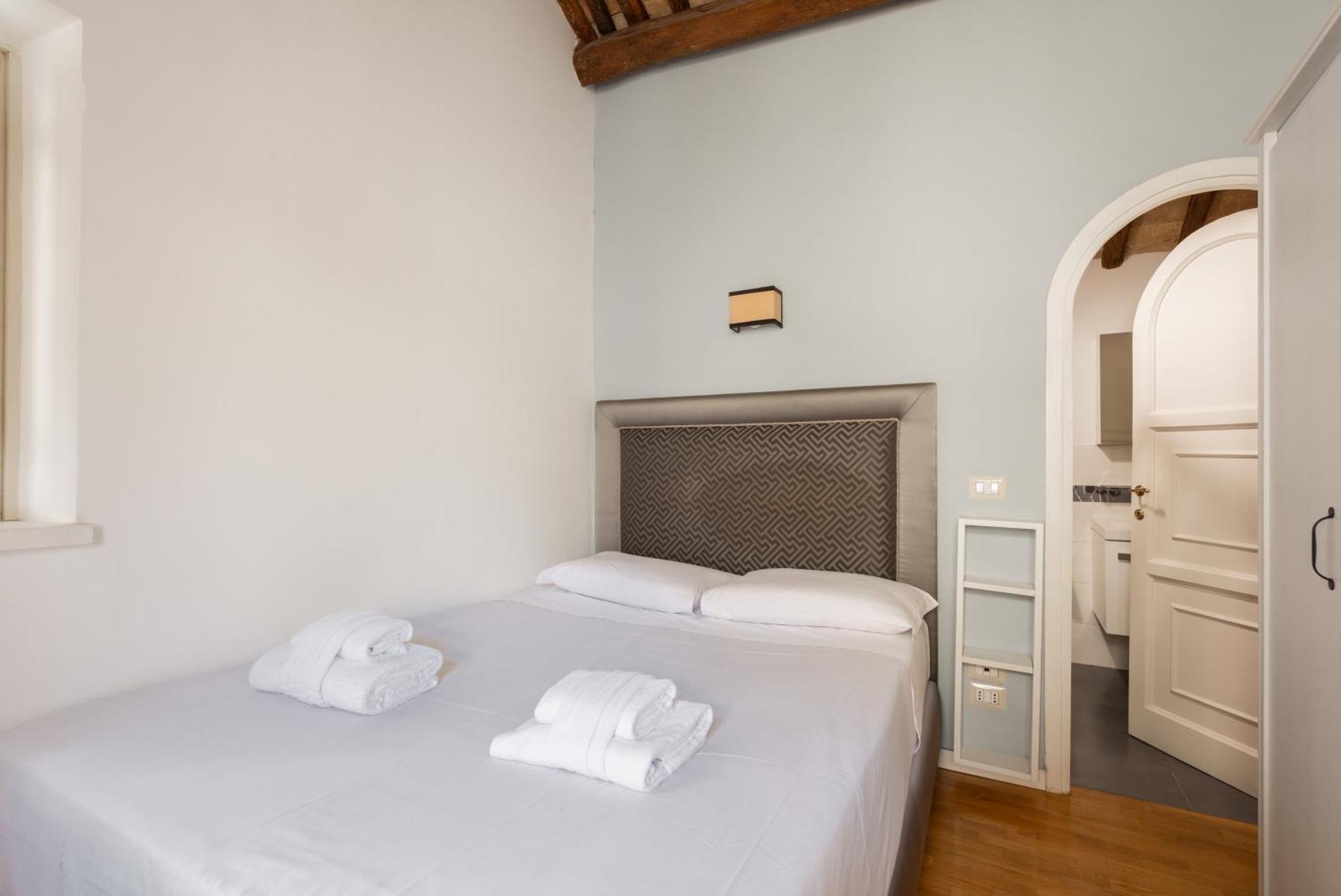 Pavone Centre Romantic Apartment Luaran gambar