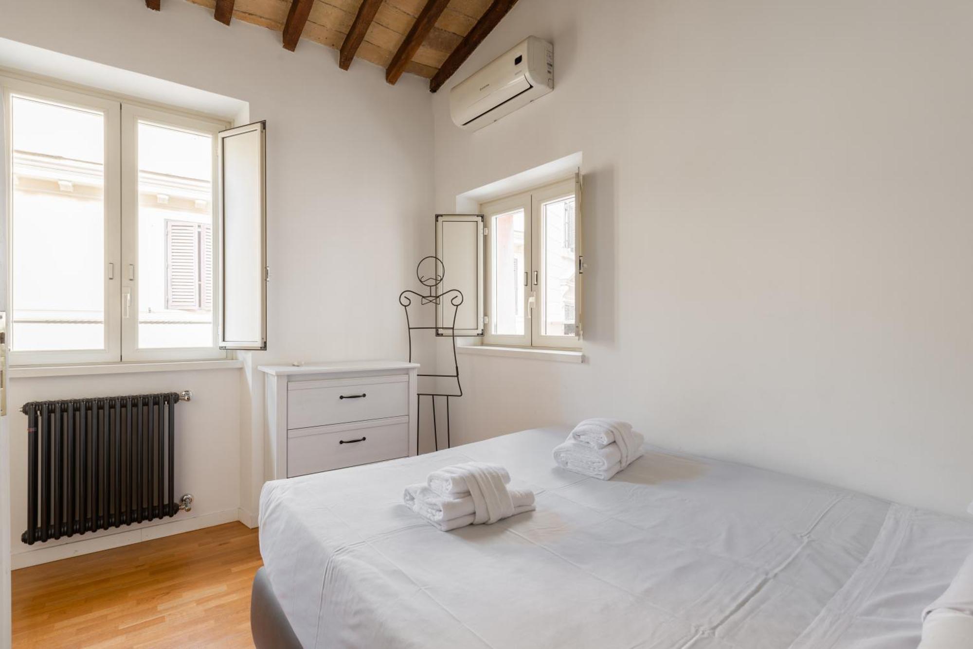 Pavone Centre Romantic Apartment Luaran gambar