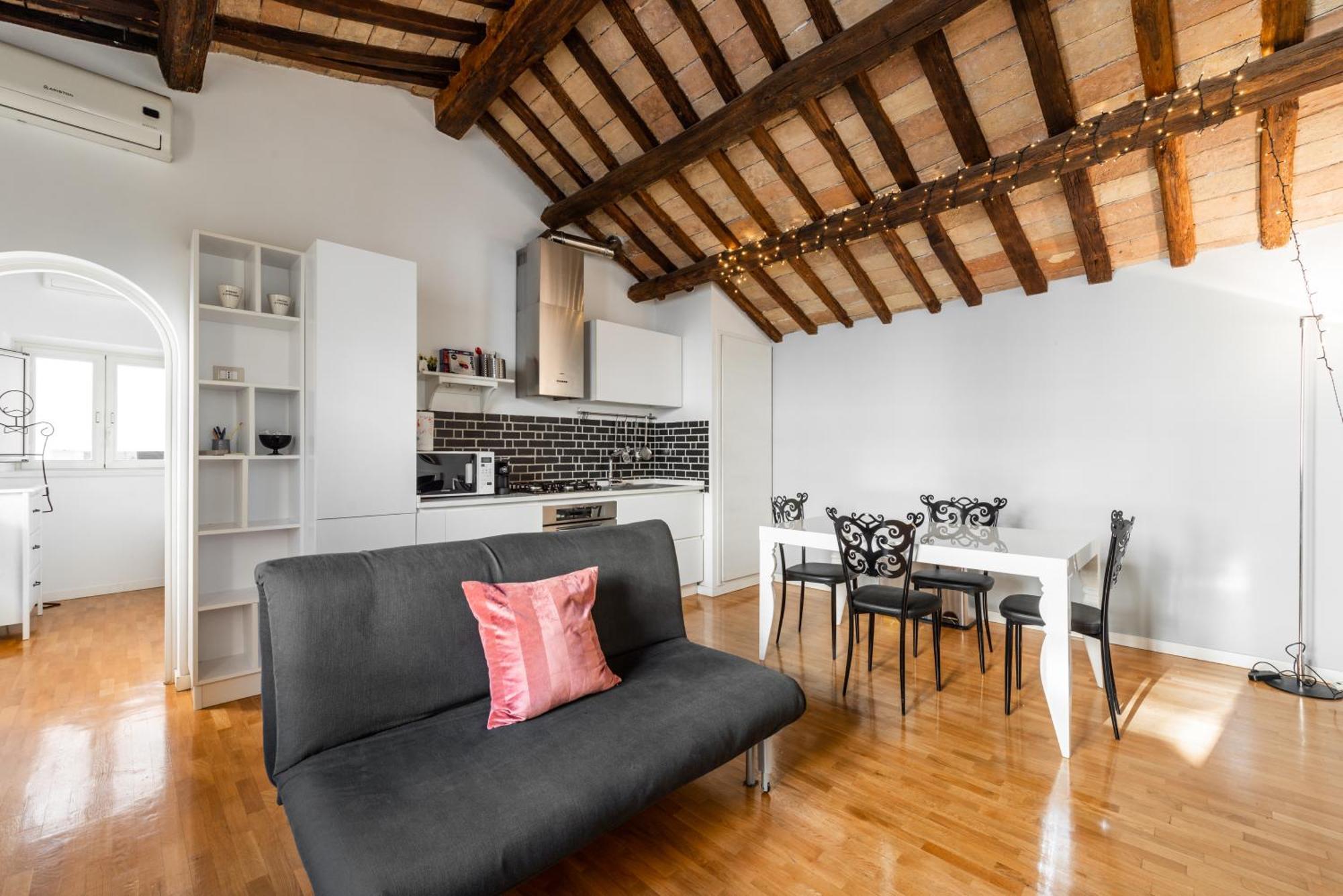 Pavone Centre Romantic Apartment Luaran gambar
